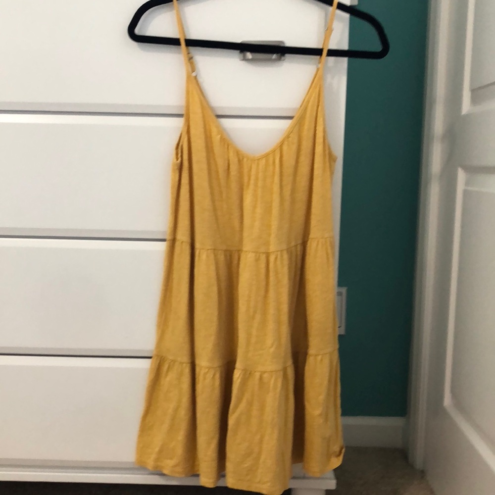 yellow dress
